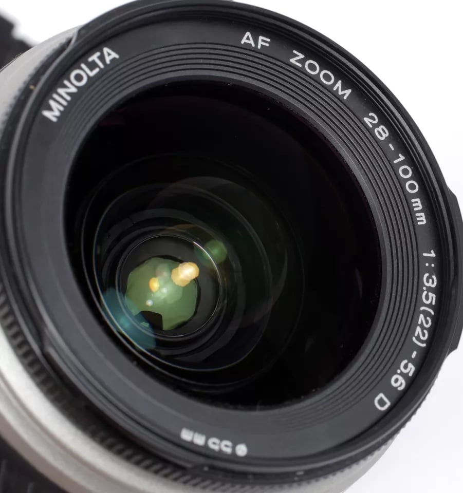 Minolta Maxxum 4/5 (Dynax) advanced 35mm SLR with 35-80 zoom lens